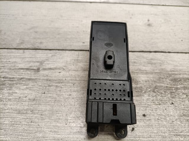 bontott NISSAN MICRA II Ablakemelő Kapcsoló Négyes / Kettes