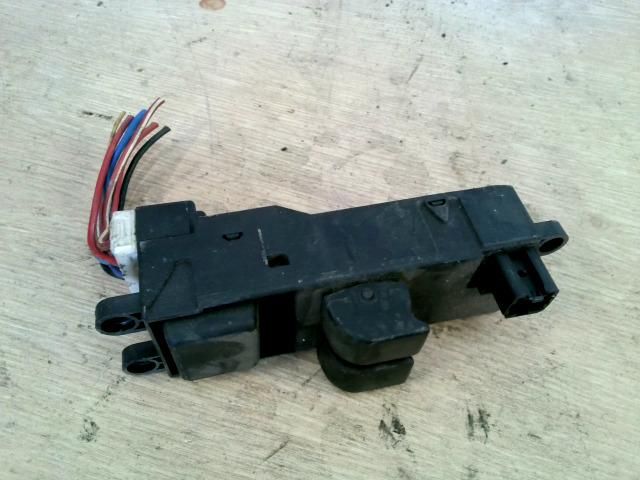 bontott NISSAN MICRA II Bal első Ablakemelő Kapcsoló