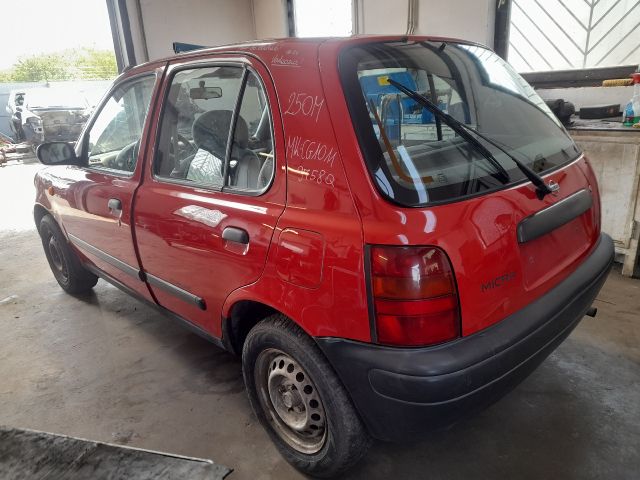 bontott NISSAN MICRA II Bal első Dobbetét (Kerékjárati, Műanyag)