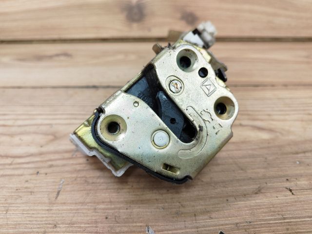 bontott NISSAN MICRA II Bal hátsó Ajtózár