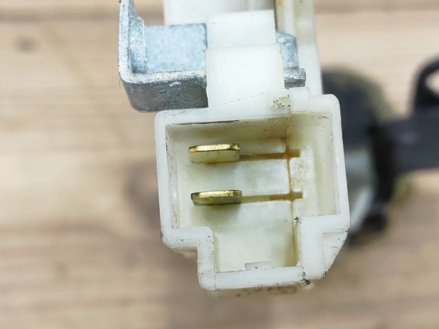 bontott NISSAN MICRA II Bal hátsó Ajtózár