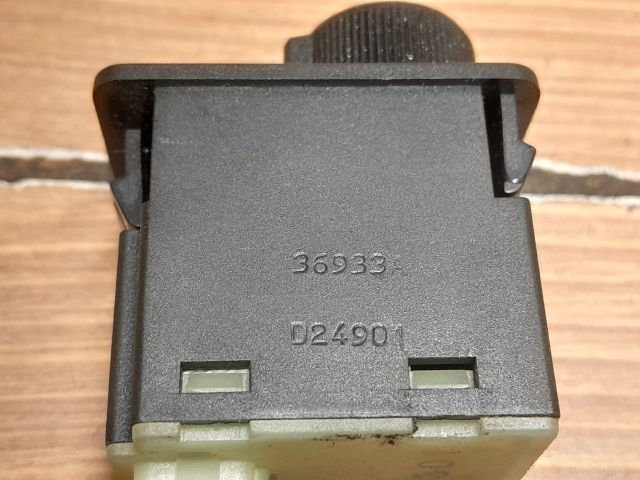 bontott NISSAN MICRA II Fényszórómagasság Állító Kapcsoló