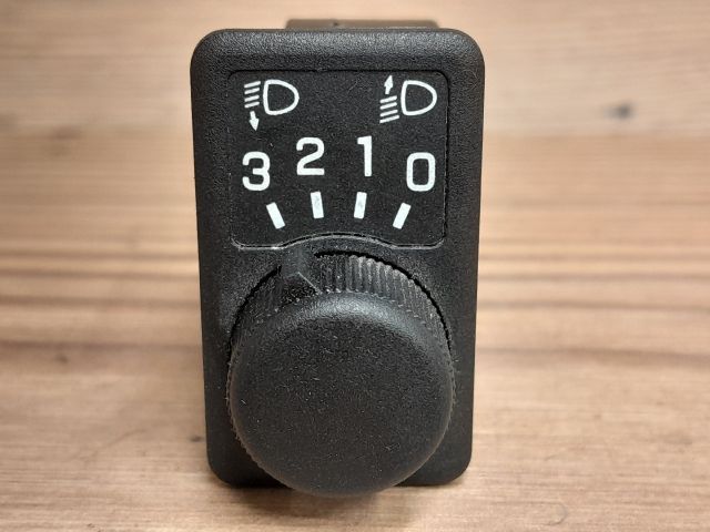 bontott NISSAN MICRA II Fényszórómagasság Állító Kapcsoló