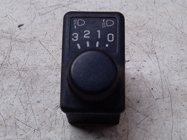 bontott NISSAN MICRA II Fényszórómagasság Állító Kapcsoló