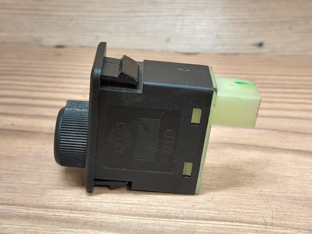 bontott NISSAN MICRA II Fényszórómagasság Állító Kapcsoló