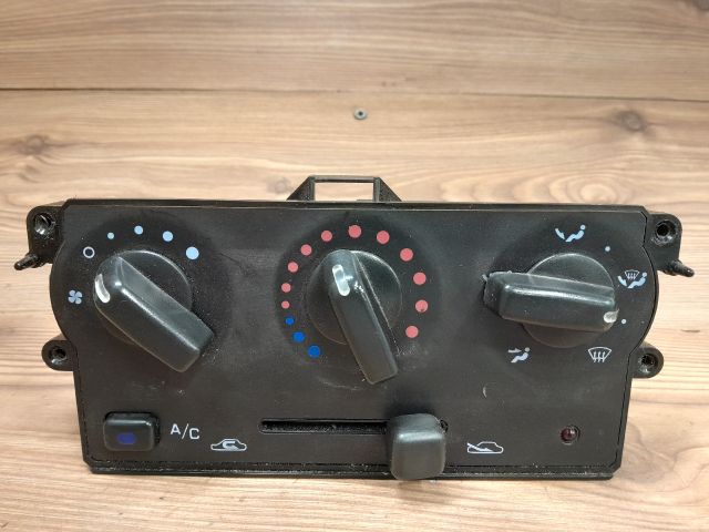 bontott NISSAN MICRA II Fűtéskapcsoló (manuális klímás)