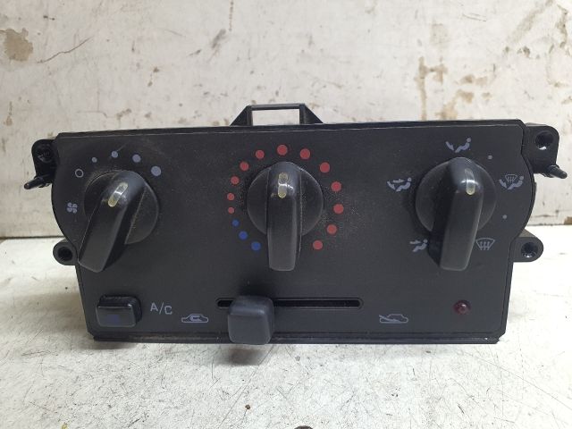 bontott NISSAN MICRA II Fűtéskapcsoló (manuális klímás)