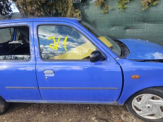 bontott NISSAN MICRA II Jobb első Ajtó (Részeivel)