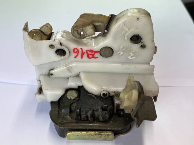 bontott NISSAN MICRA II Jobb hátsó Ajtózár