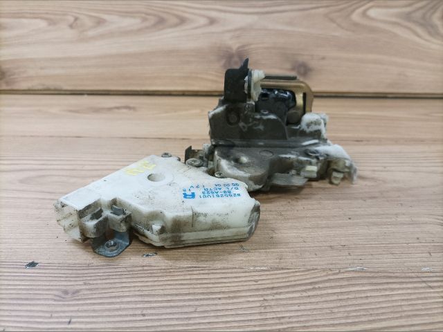 bontott NISSAN MICRA II Jobb hátsó Ajtózár