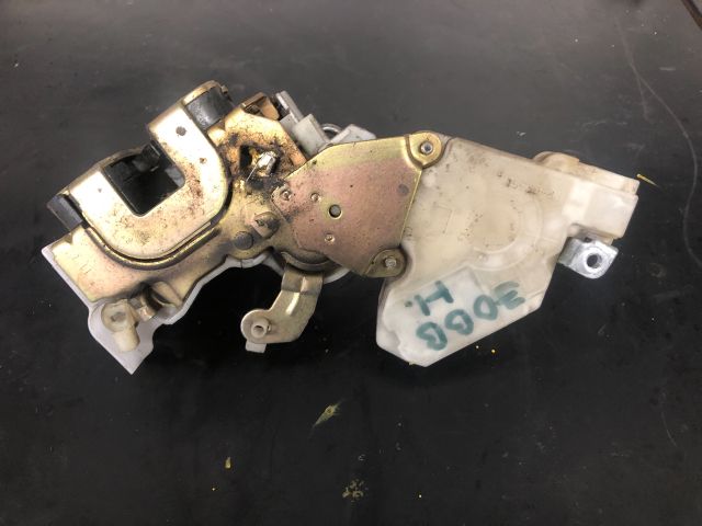 bontott NISSAN MICRA II Jobb hátsó Ajtózár