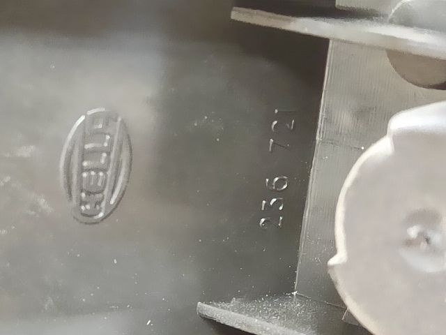 bontott NISSAN MICRA II Jobb Hátsó Lámpa Foglalat