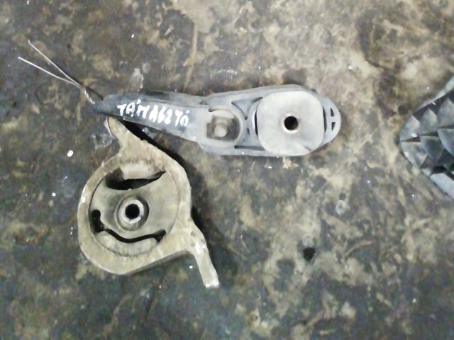 bontott NISSAN MICRA II Tartó Bak