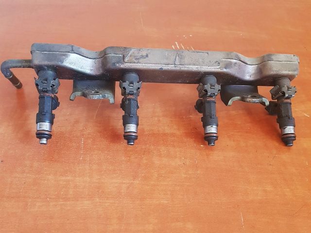 bontott NISSAN MICRA III Porlasztó Sor / Híd