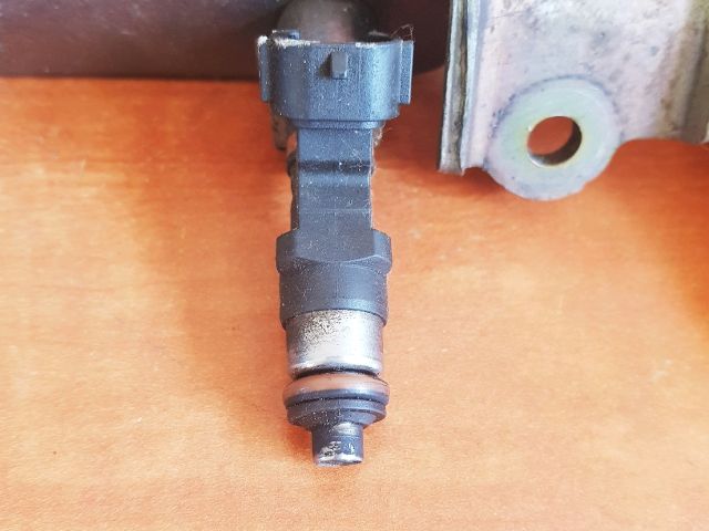 bontott NISSAN MICRA III Porlasztó Sor / Híd