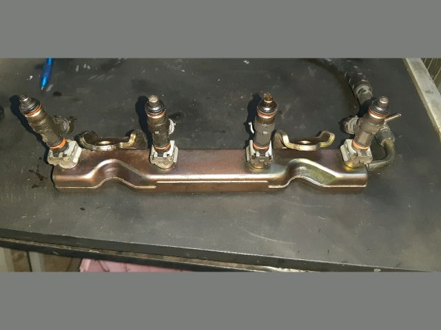 bontott NISSAN MICRA III Porlasztó Sor / Híd