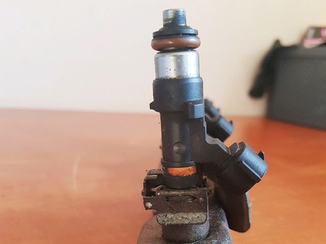 bontott NISSAN MICRA III Porlasztó Sor / Híd