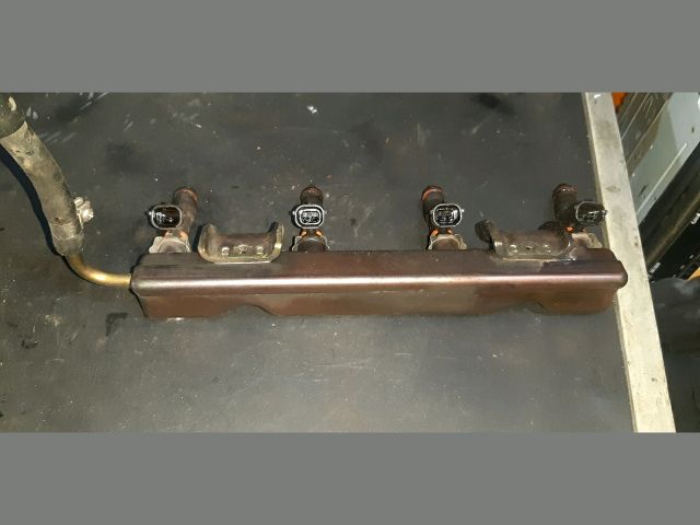 bontott NISSAN MICRA III Porlasztó Sor / Híd