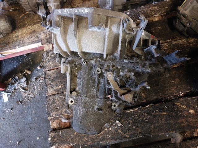 bontott NISSAN MICRA III Váltó (Mechanikus)