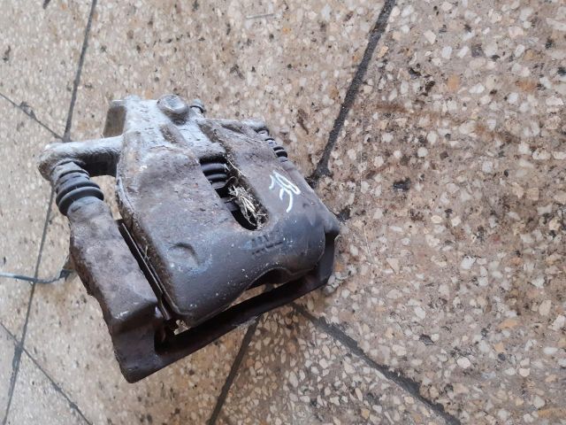 bontott NISSAN MICRA III Bal első Féknyereg Munkahengerrel