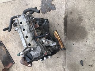 bontott NISSAN MICRA III Motor (Fűzött blokk hengerfejjel)