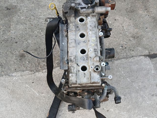 bontott NISSAN MICRA III Motor (Fűzött blokk hengerfejjel)