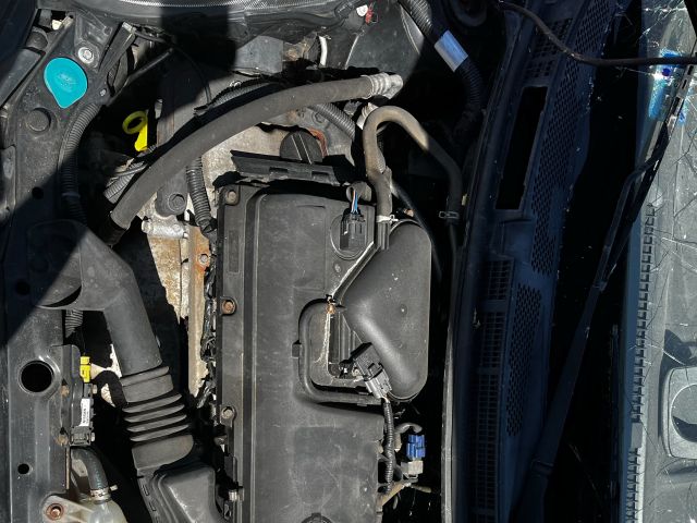 bontott NISSAN MICRA III Motor (Fűzött blokk hengerfejjel)