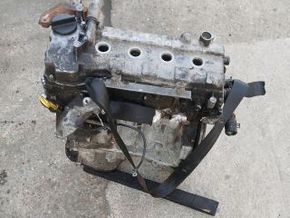 bontott NISSAN MICRA III Motor (Fűzött blokk hengerfejjel)