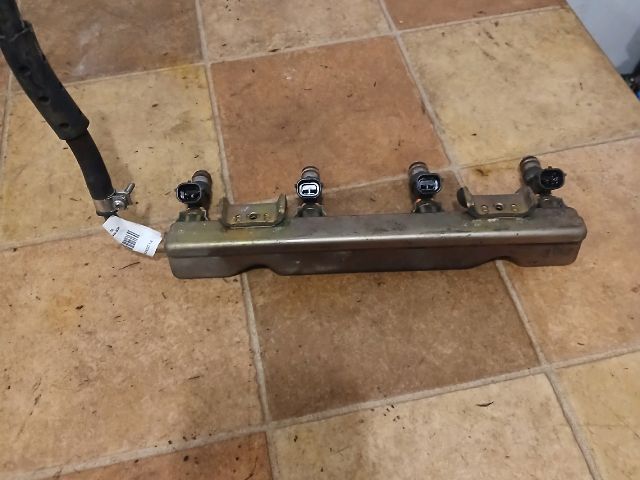 bontott NISSAN MICRA III Porlasztó Sor / Híd