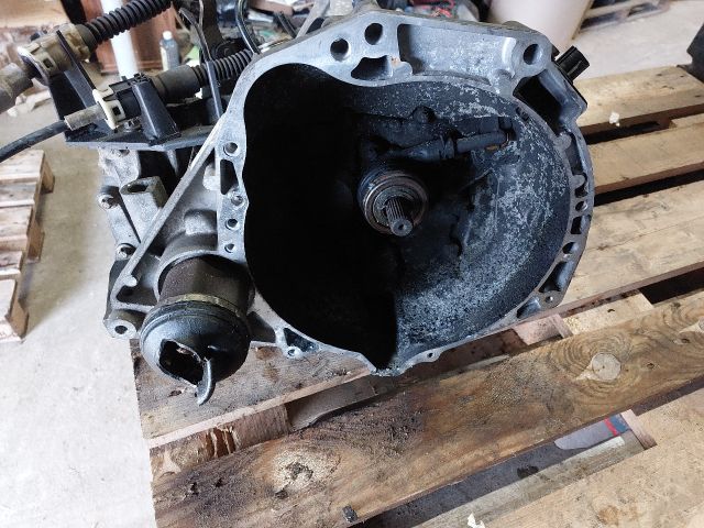 bontott NISSAN MICRA III Váltó (Mechanikus)