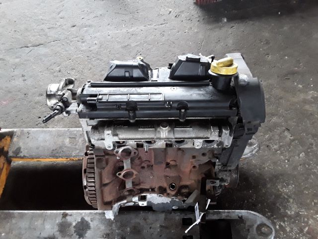 bontott NISSAN MICRA III Motor (Fűzött blokk hengerfejjel)