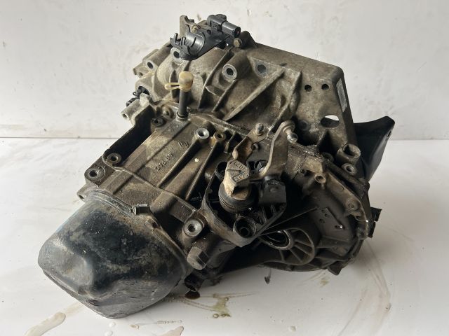 bontott NISSAN MICRA III Váltó (Mechanikus)