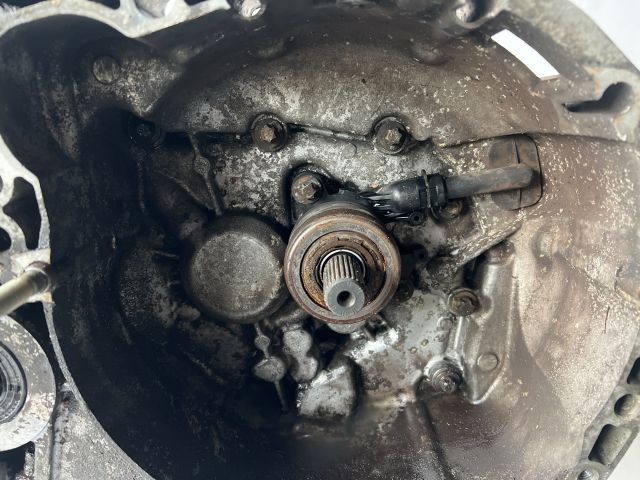 bontott NISSAN MICRA III Váltó (Mechanikus)