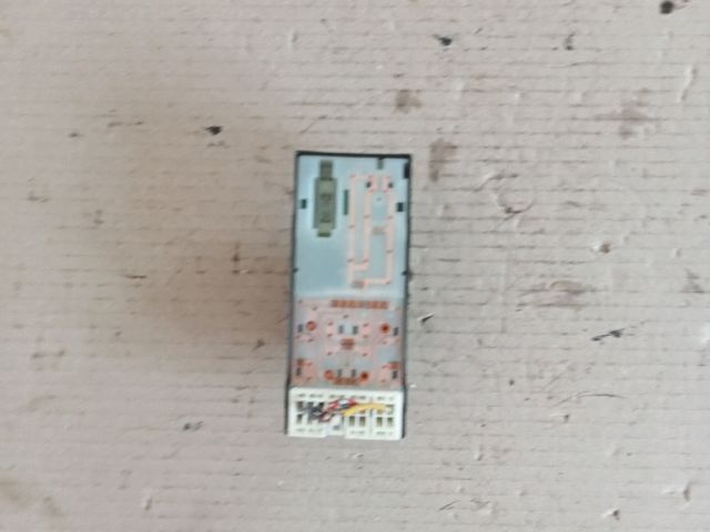 bontott NISSAN MICRA III Ablakemelő Kapcsoló Négyes / Kettes