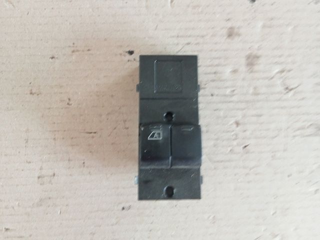 bontott NISSAN MICRA III Ablakemelő Kapcsoló Négyes / Kettes