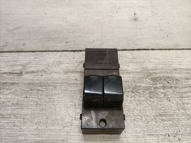 bontott NISSAN MICRA III Ablakemelő Kapcsoló Négyes / Kettes