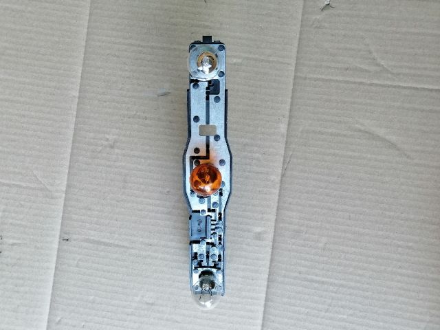 bontott NISSAN MICRA III Bal Hátsó Lámpa Foglalat