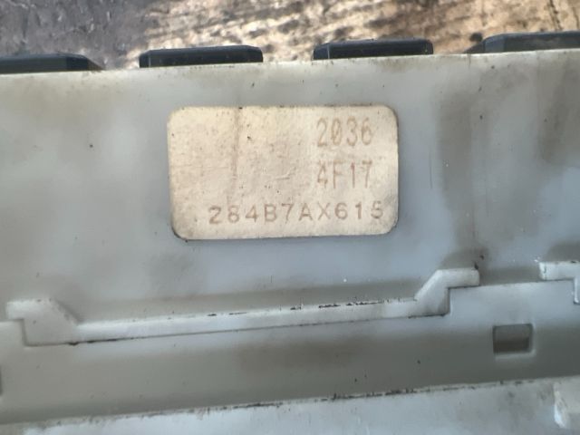 bontott NISSAN MICRA III Biztosítéktábla Utastér