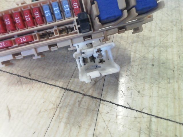 bontott NISSAN MICRA III Biztosítéktábla Utastér