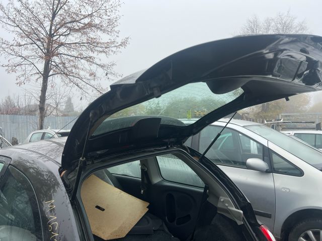 bontott NISSAN MICRA III Csomagtérajtó (Üres lemez)