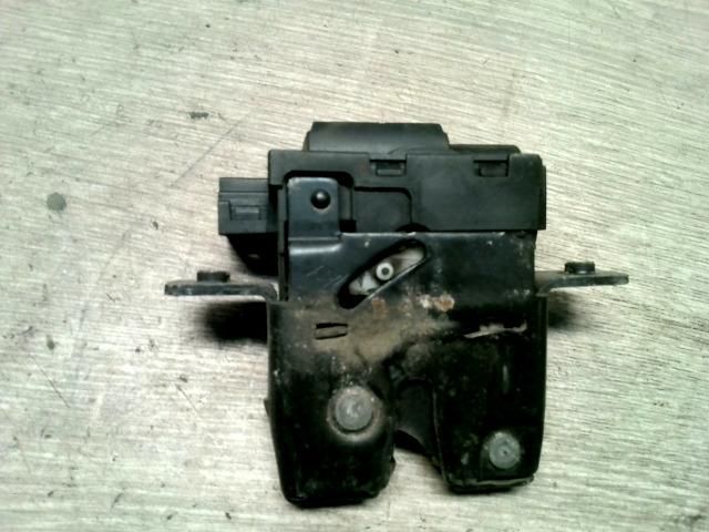 bontott NISSAN MICRA III Csomagtérajtó Zárszerkezet