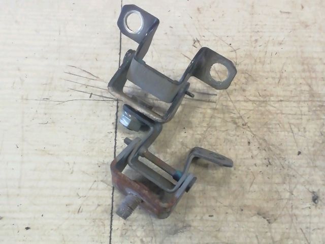 bontott NISSAN MICRA III Csomagtérajtó Zsanér