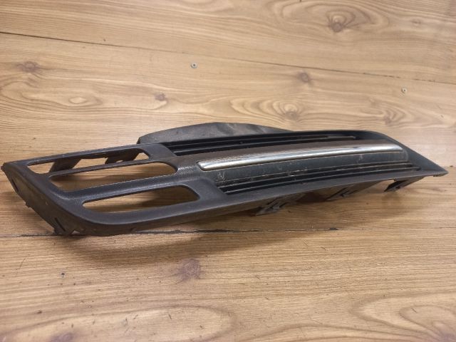 bontott NISSAN MICRA III Első Lökhárító Jobb Díszrács