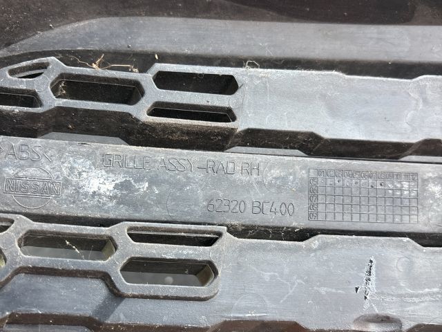 bontott NISSAN MICRA III Első Lökhárító Jobb Díszrács