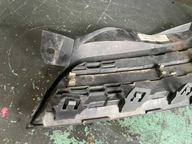 bontott NISSAN MICRA III Első Lökhárító Jobb Díszrács