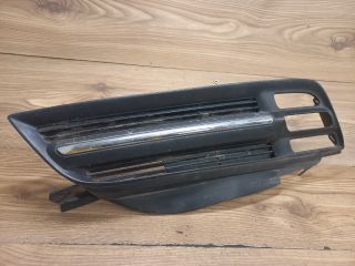 bontott NISSAN MICRA III Első Lökhárító Jobb Díszrács