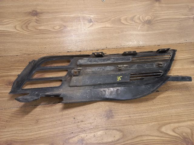 bontott NISSAN MICRA III Első Lökhárító Jobb Díszrács