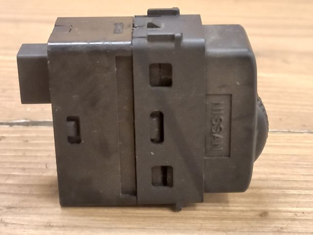 bontott NISSAN MICRA III Fényszórómagasság Állító Kapcsoló