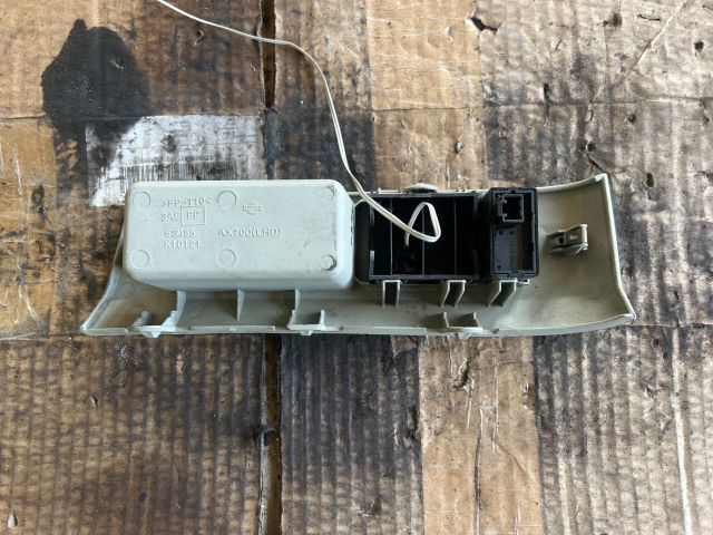 bontott NISSAN MICRA III Fényszórómagasság Állító Kapcsoló