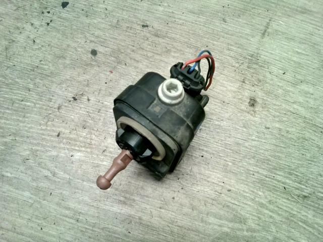 bontott NISSAN MICRA III Fényszórómagasság Állító Motor Bal